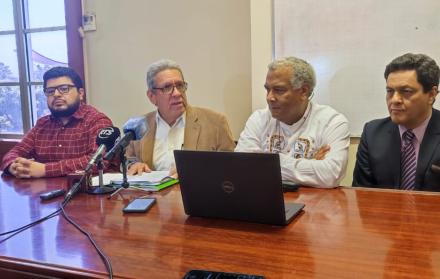 Cuatro de los seis comisionados se presentaron este jueves en la Gobernación del Guayas.