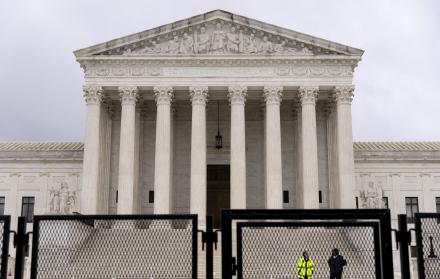 Vista exterior del Tribunal Supremo de Estados Unidos, este 23 de junio de 2022, en Washington.