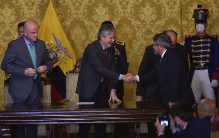 Escenario. Guillermo Lasso posesionó esta tarde al nuevo ministro de Salud tras la salida de Ximena Garzón.