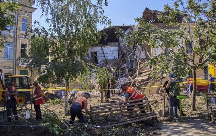 Al menos 20 muertos en (8496115)