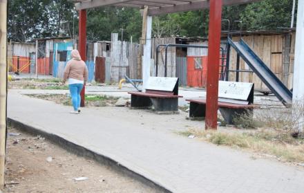 Guayaquil: Un Hombre Fue Maniatado, Baleado Y Tirado Al Estero Salado