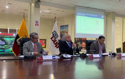 Autoridades del COE nacional en rueda prensa desde Quito.