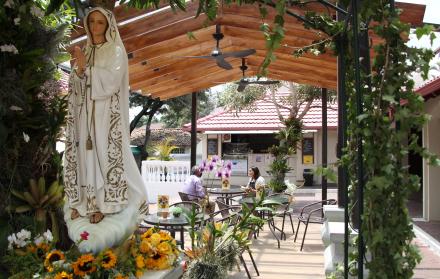 Sociedad_Iglesia Católica_Parroquias_Cafeterías