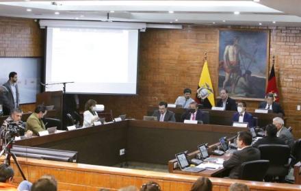 Concejo-Metropolitano-aprobo-proyecto-de-ordenanza-que-regula-el-soterramiento-1-800x445