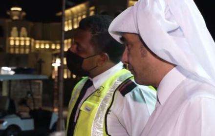 Rasmus-Tantholdt-is-confronted-by-officials-for-filming-in-Qatar-4405381