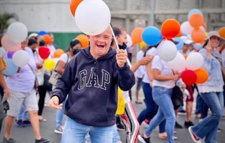 Escenario. El Ministerio de Inclusión participó en una marcha colorida para festejar a las personas con discapacidad