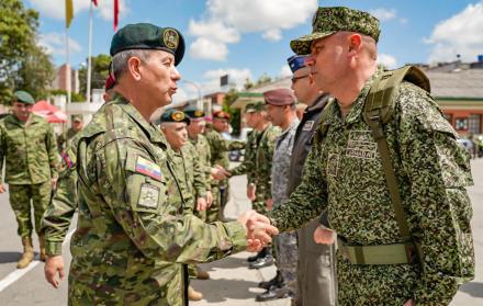 Visita. La reunión entre la cúpula militar de Colombia y Ecuador concluyó con la firma de un compromiso.