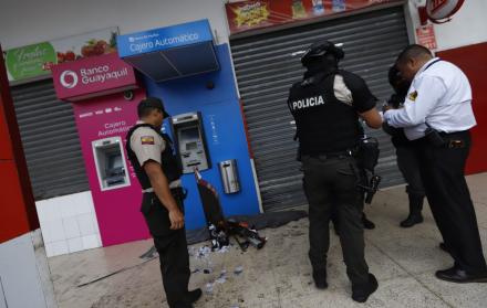 Al sitio llegaron uniformados policiales y personal de seguridad del sitio.