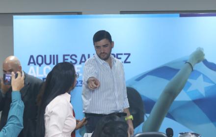 Escenario. En rueda de prensa, el electo alcalde de Guayaquil, Aquiles Álvarez, se pronunció sobre la tarjeta única.