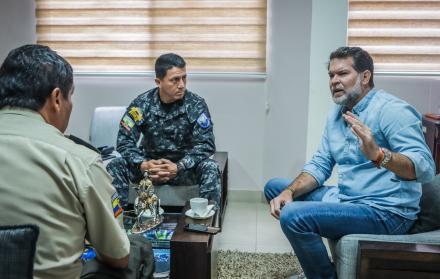 Reunión entre el gobernador y la Policía