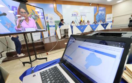 Escenario. Miembros del Consejo Nacional Electoral informaron sobre los resultados que arrojó el reconteo de votos en Guayas.