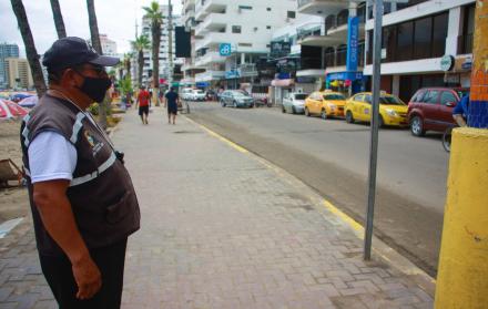 Vigilancia en malecón de Salinas