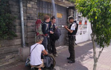 Riesgos. Turistas prefieren pedir información a la Policía Nacional por seguridad.
