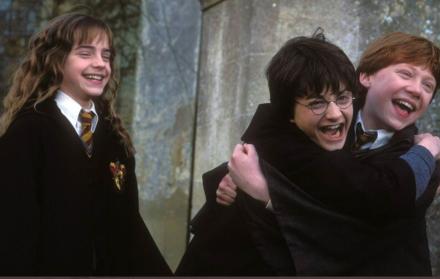 Emma Watson, Daniel Radcliffe y Rupert Grint, fueron los encargados de interpretar a Hermione, Harry y Ron a lo largo de las ocho películas.