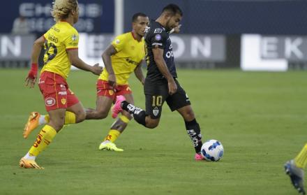 Los rayados lograron ganar en su estadio.