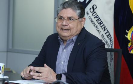 Marco López superintendente de Compañías