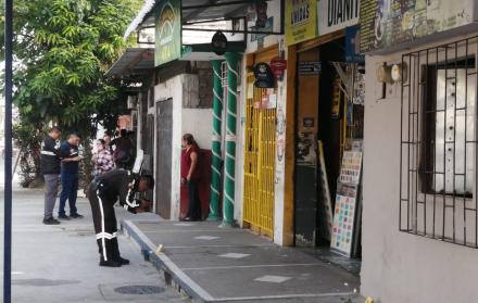 Guayaquil: extorsionadores balearon a un abuelito en el Guasmo sur.