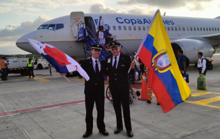 Al arribo se flamearon las banderas de Ecuador y Panamá.