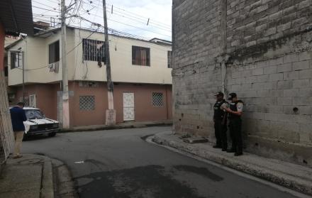 En la cooperativa Assad Bucaram, sur de Guayaquil, una niña de 3 años murió por golpes en la cabeza.