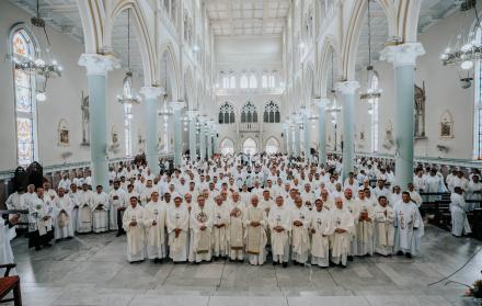 Sociedad_Iglesia Católica_Encuentro sacerdotal
