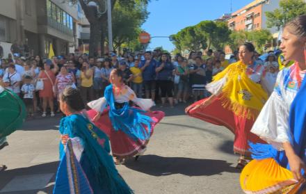 Baile folklore de ecuatorianos en España