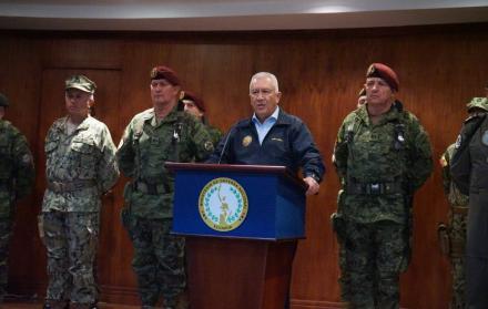 Luis Lara, ministro de Defensa, dio a conocer las acciones implementadas por las Fuerzas Armadas.