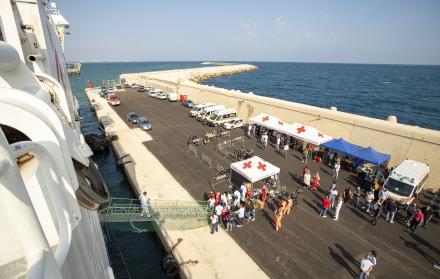 MSF desembarca en Bari (11109783)