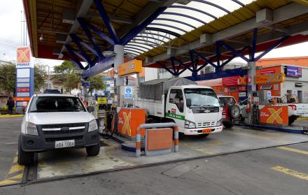 En Azuay, Cuenca, escaseaba el combustible.