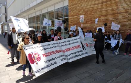 Pacientes renales y dializadoras, marcha, Quito