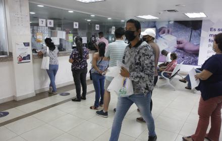 PACIENTES EN LA FARMA (10380330)