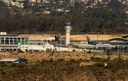 Vista general del Aeropuerto Internacional Mariscal Sucre, en Quito (Ecuador).