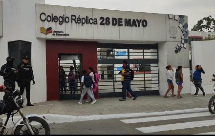 Colegio réplica