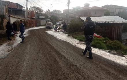 Deslizamientos de tierra generan preocupación en Rayoloma.