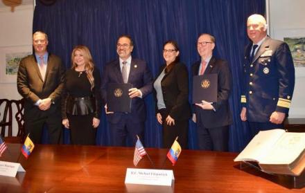 Firma del acuerdo de seguridad entre EE.UU. y Ecuador