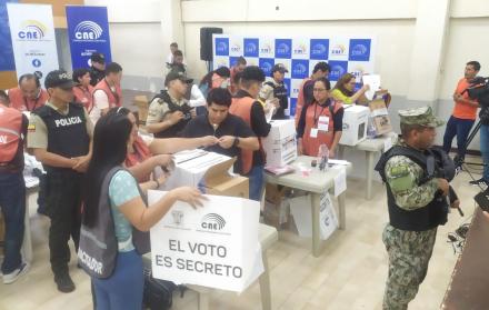 Voto en casa inicia su jornada