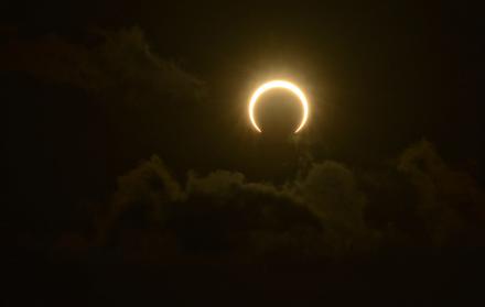 Eclipse solar anular (11372401)