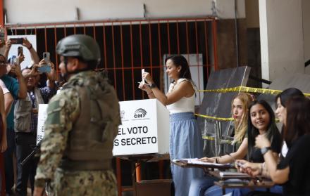 Marcela Aguiñaga ejerció su derecho al voto