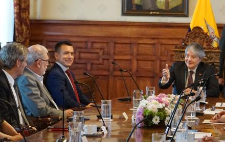 La cita. En la reunión con el presidente saliente, Guillermo Lasso, Dahik acompañó a Daniel Noboa.