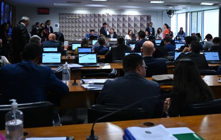 Congreso brasiileño aprueba el informe que acusa a Bolsonaro