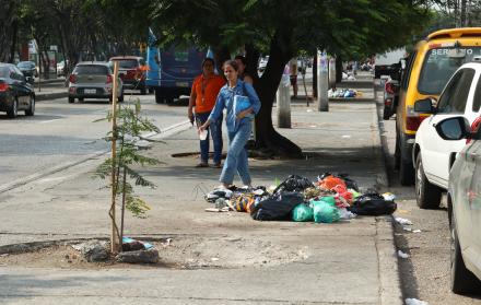 Calles con basura en Guayaquil