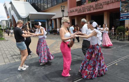 DANZA EN LAS VIAS (10491417)