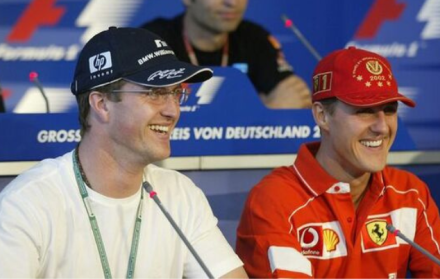 Ralf Schumacher junto a su hermano Michael, antes de que sufriera un accidente que lo dejó con lesiones cerebrales severas.