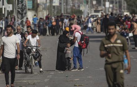 Israel hará pausas diarias de 4 horas en Gaza para permitir la salida de civiles