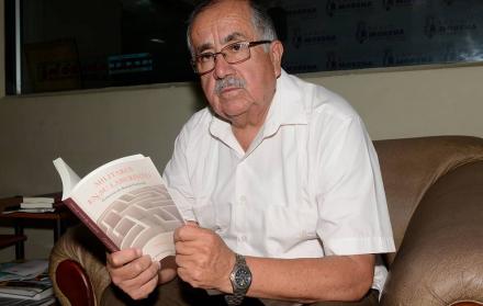 Alberto Molina Flores.