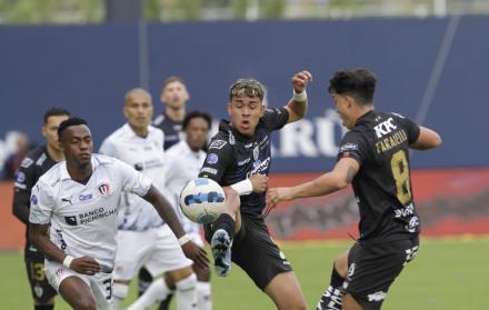 Independiente y Liga se enfrentan en el estadio Banco Guayaquil.