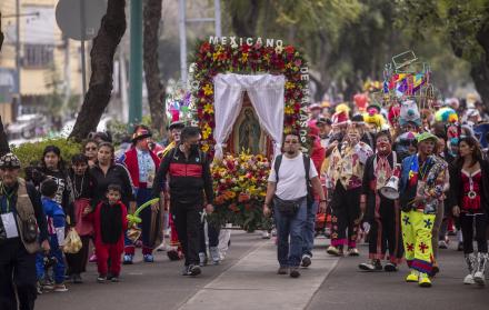 Payasos mexicanos peregrinan a Basílica para celebrar y agradecer a la Virgen de Guadalupe