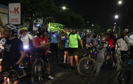 Ciclistas protestaban en la Kennedy