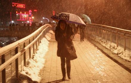 Shanghái, en alerta por el final de año más frío en 40 años
