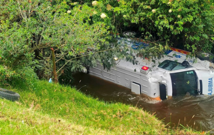La ambulancia del IESS se dirigía a Cumbe a atender una emergencia médica coordinada a través del ECU911.