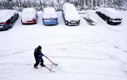 El frío gélido se mantiene en Rusia y Escandinavia, donde siguen los problemas de tráfico